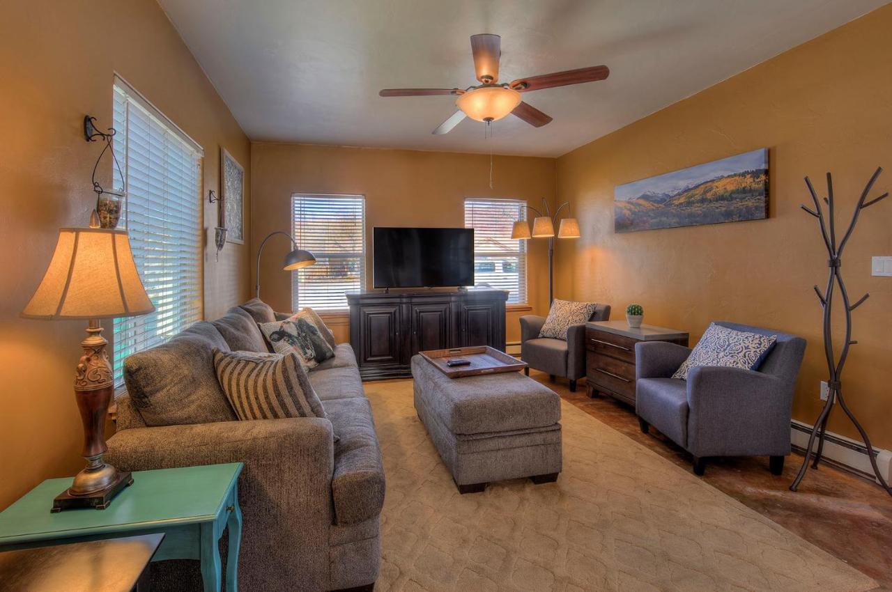 Cali Cochitta Vacation Rentals Moab Luaran gambar